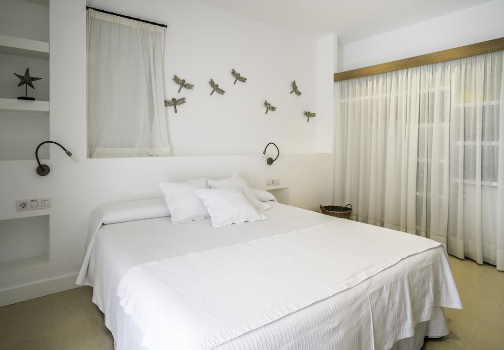 Hotel Es Mares San Francisco Javier Exteriör bild